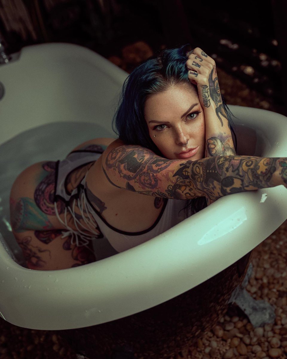 dannybatista's tweet image. Tub-life is the life for me! w/ Riae