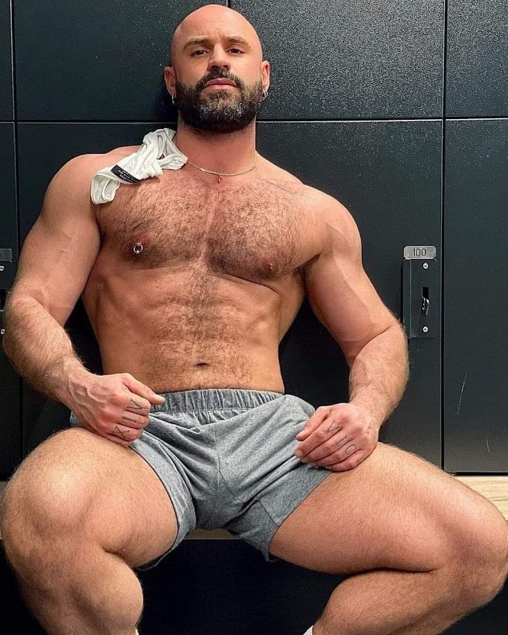MenshotTab's tweet photo. RT si te gustan peludos 

#FelizDomingo #MachosMorbosos #MachosPeludos https://t.co/JB8xQ0Nrwp