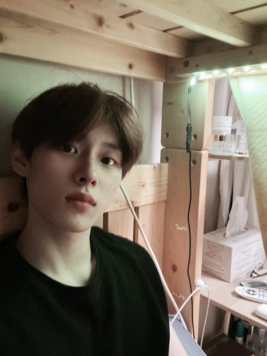 WooKyungjun_FR's tweet photo. [ TWITTER | 200822 ]

“Bonne nuit !! Faites de beaux rêves ❤️🥹😘” 

 #우경준 #KyungJun https://t.co/9SJxtMn1z6