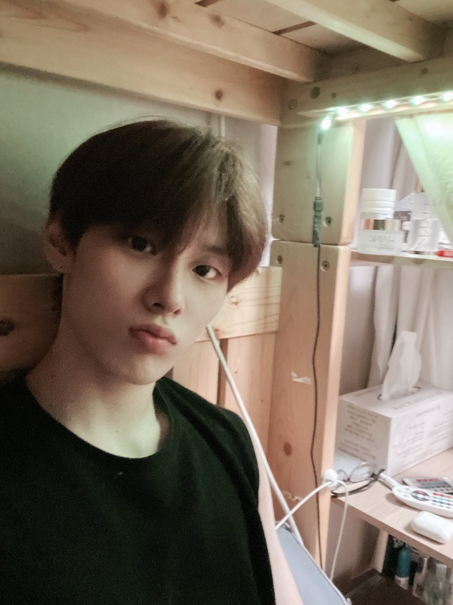 WooKyungjun_FR's tweet photo. [ TWITTER | 200822 ]

“Bonne nuit !! Faites de beaux rêves ❤️🥹😘” 

 #우경준 #KyungJun https://t.co/9SJxtMn1z6