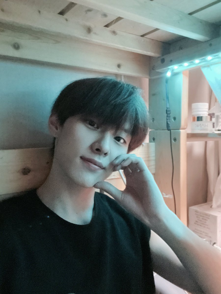 WooKyungjun_FR's tweet photo. [ TWITTER | 200822 ]

“Bonne nuit !! Faites de beaux rêves ❤️🥹😘” 

 #우경준 #KyungJun https://t.co/9SJxtMn1z6