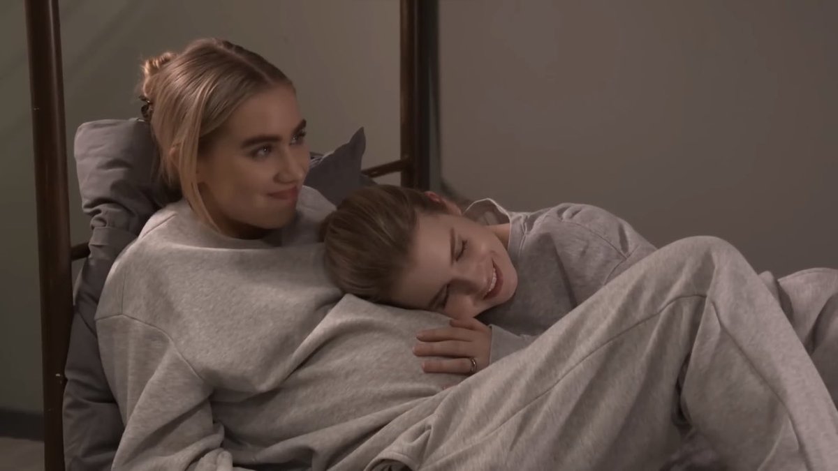 pmoaw0's tweet photo. Mira e Viola na fase OITNB, tá sendo melhor do que, eu esperava. #Miola https://t.co/d5cM3ljioS