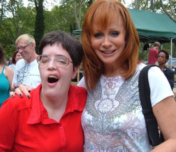 ChrissieCluney's tweet photo. 13 years ago this happened. happy time for me @reba see ya in November! https://t.co/JItH2pnrSu