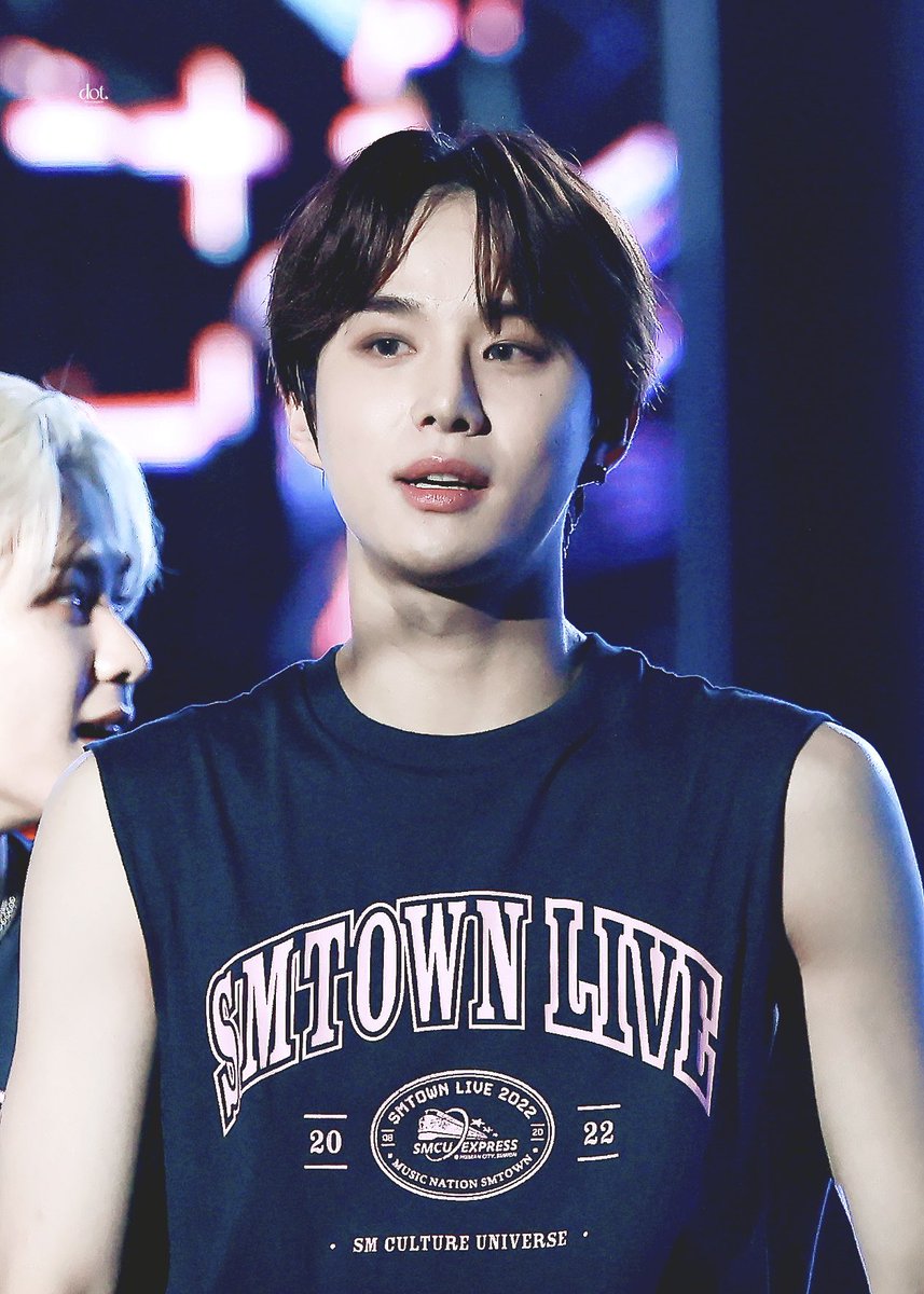 dot_jw's tweet photo. 220820 SMT 튼튼강쥐💪🏻💪🏻🐶

#정우     #JUNGWOO     #NCT127 https://t.co/NNZ9Yngnhb