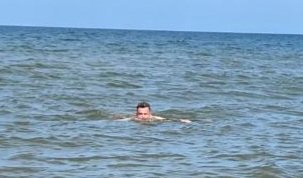 TroupyTRFC's tweet photo. Bike ride, sea swim and a beautiful lunch at the @heroburnham - smoked mackerel and chorizo with pea fricassee, and heritage tomato salad with feta, compressed watermelon and frozen grapes #fwar #creatureofthedeep https://t.co/seD5qlhBPY