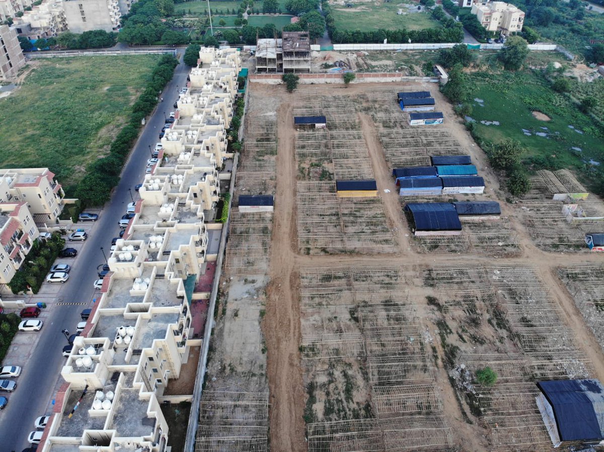 Residents Emaar Emerald Hills Sec 65 Gurugram (@ambereh65) on Twitter photo #Sector65 Broken Roads, now massive market on agricultural land using bamboo sticks. Residents facing huge Fire/ Safety/ Law&Order risks. Despite notices to stop work by <a href="/MunCorpGurugram/">MCG</a> <a href="/dtcphry/">Director Town & Country Planning</a> & complaint to <a href="/gurgaonpolice/">Gurugram Police</a> construction at full pace <a href="/cmohry/">CMO Haryana</a> <a href="/DC_Gurugram/">DC Gurugram</a> <a href="/cmohry/">CMO Haryana</a> #Sector65 Broken Roads, now massive market on agricultural land using bamboo sticks. Residents facing huge Fire/ Safety/ Law&Order risks. Despite notices to stop work by <a href="/MunCorpGurugram/">MCG</a> <a href="/dtcphry/">Director Town & Country Planning</a> & complaint to <a href="/gurgaonpolice/">Gurugram Police</a> construction at full pace <a href="/cmohry/">CMO Haryana</a> <a href="/DC_Gurugram/">DC Gurugram</a> <a href="/cmohry/">CMO Haryana</a>