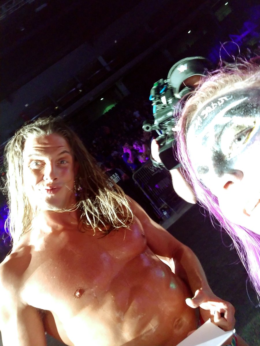 BlueJayAway's tweet photo. First time ever getting to see WWE in person. Thanks to @AlexaBliss_WWE and @SuperKingofBros for making it so special! #WWEKingston #WWE https://t.co/4P58UL1NQq