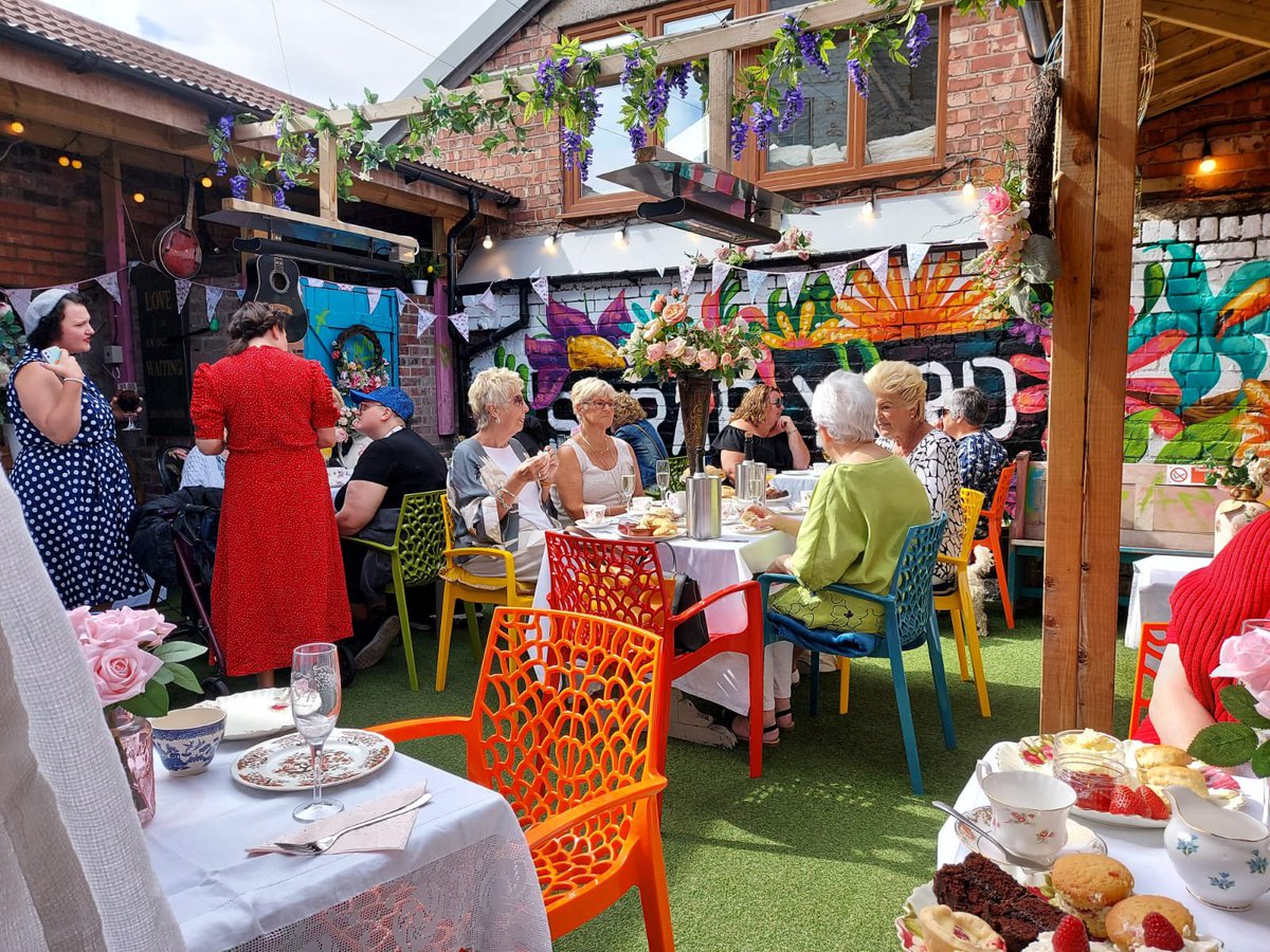 Afternoon tea is in full swing at the scrapyard, the sun is out, the drinks and music is flowing, and everyone is having a jolly good time!! Keep an eye out here for our next calendar and see when you can join in on some wonderful afternoon tea ☕️ #scrapyardbar #afternoontea