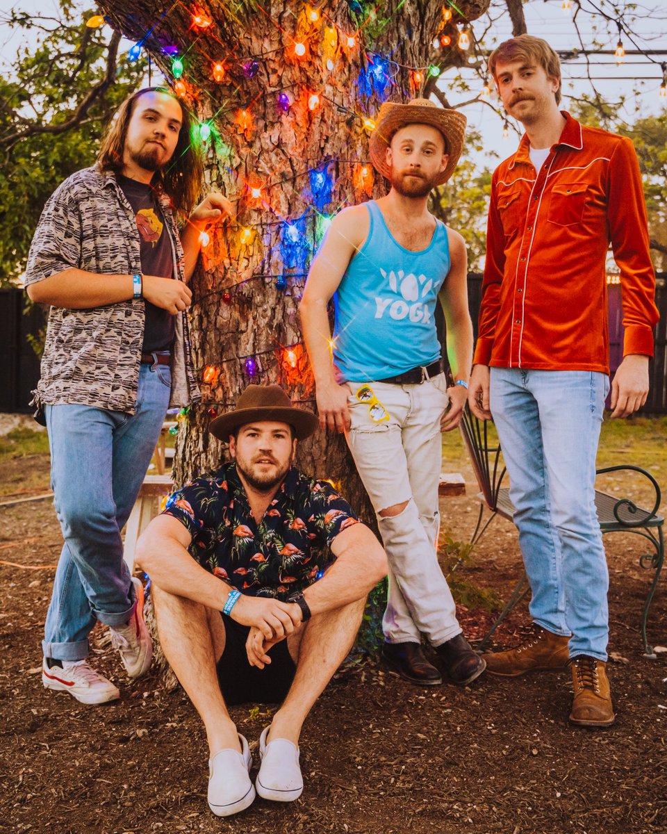 We’re doing Sunday Brunch at @FarOutLounge this afternoon! Bring the whole famn damily!

@NickAdamoMusic 1:00 p.m.
<a href="/TheSoapBoxers/">The Soap Boxers</a> 2:30 p.m.
$5 cover, All ages!