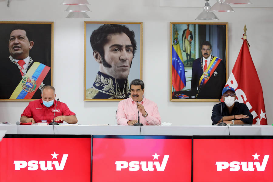 mippci_ven's tweet photo. 📢¡𝐀𝐬í 𝐥𝐨 𝐃𝐢𝐣𝐨!🇻🇪
Pdte. @NicolasMaduro: Hugo Chávez sembró en tierra fértil y tenemos que fortalecer el liderazgo de gestión colectiva, enfrentando las visiones individualistas que pudieran intentar infiltrarse en el cuerpo de dirección de la Patria.
#1X10DelBuenGobierno https://t.co/3OXEAbiPrw
