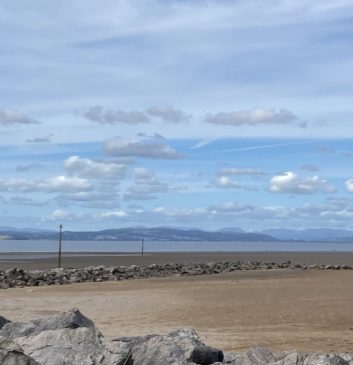 alexhuntingto11's tweet photo. Booked on by the sea today with @Responder_Drew, supporting @NWAmbulance crews in Lancaster &amp; Morecambe #CFR @NWAmb_Volunteer ☀️🚑 https://t.co/DAtnDj0oDN