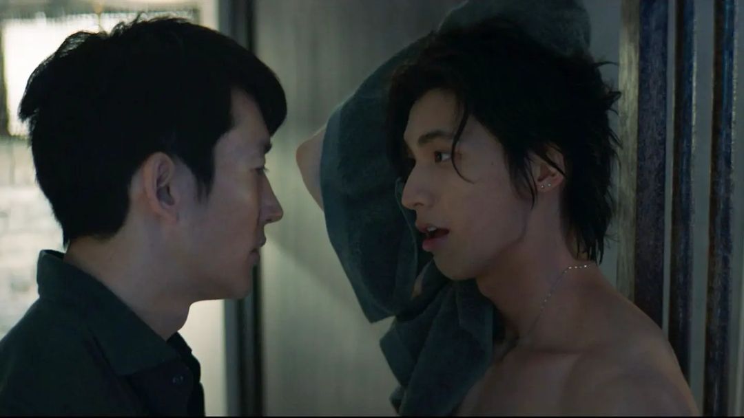 kaorugabriel's tweet image. Esse novinho é um perigo... A vontade que ele tá de tomar um chá desse tio não é brincadeira viu.
#180DegreeTheSeriesEP2