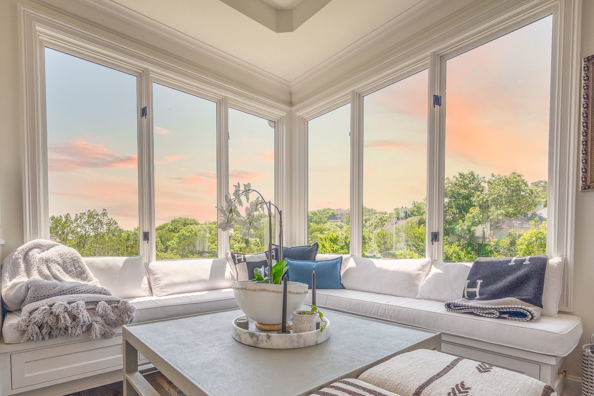 ThomasATXCo's tweet photo. This Nook is pretty neat!
•
#westlakerealestate #atxrealestate #atxhomes #atx #westlake #breakfastnook #sittingarea #nook #mls #listing #listingagent #homesforsale #milliondollarlisting #atxlife #windowseat #realestate #realtor https://t.co/FpkX21Cdqb
