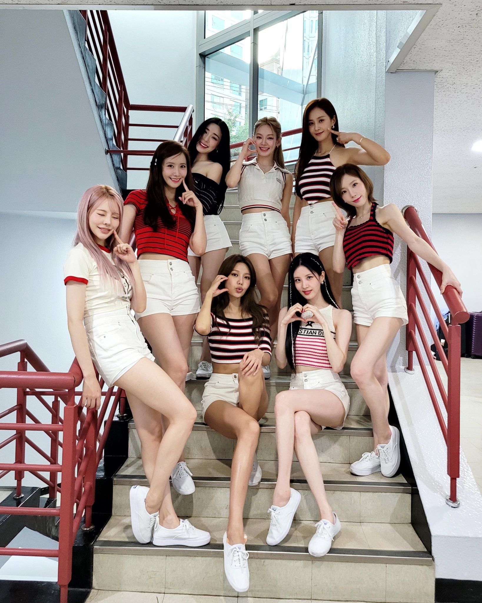 FasTa_XVEAMiUIH?format=jpg&name=large