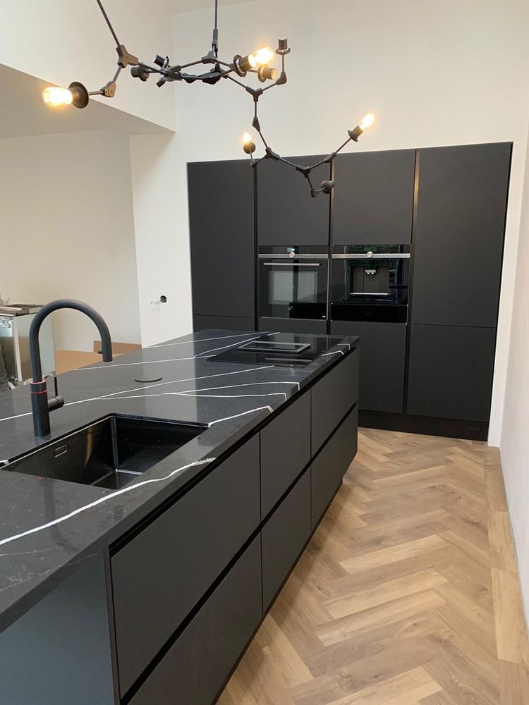INTERIORBYHUT's tweet photo. Ugh, Im a fan of this kitchen island 🤤 https://t.co/72K23Hyd5d