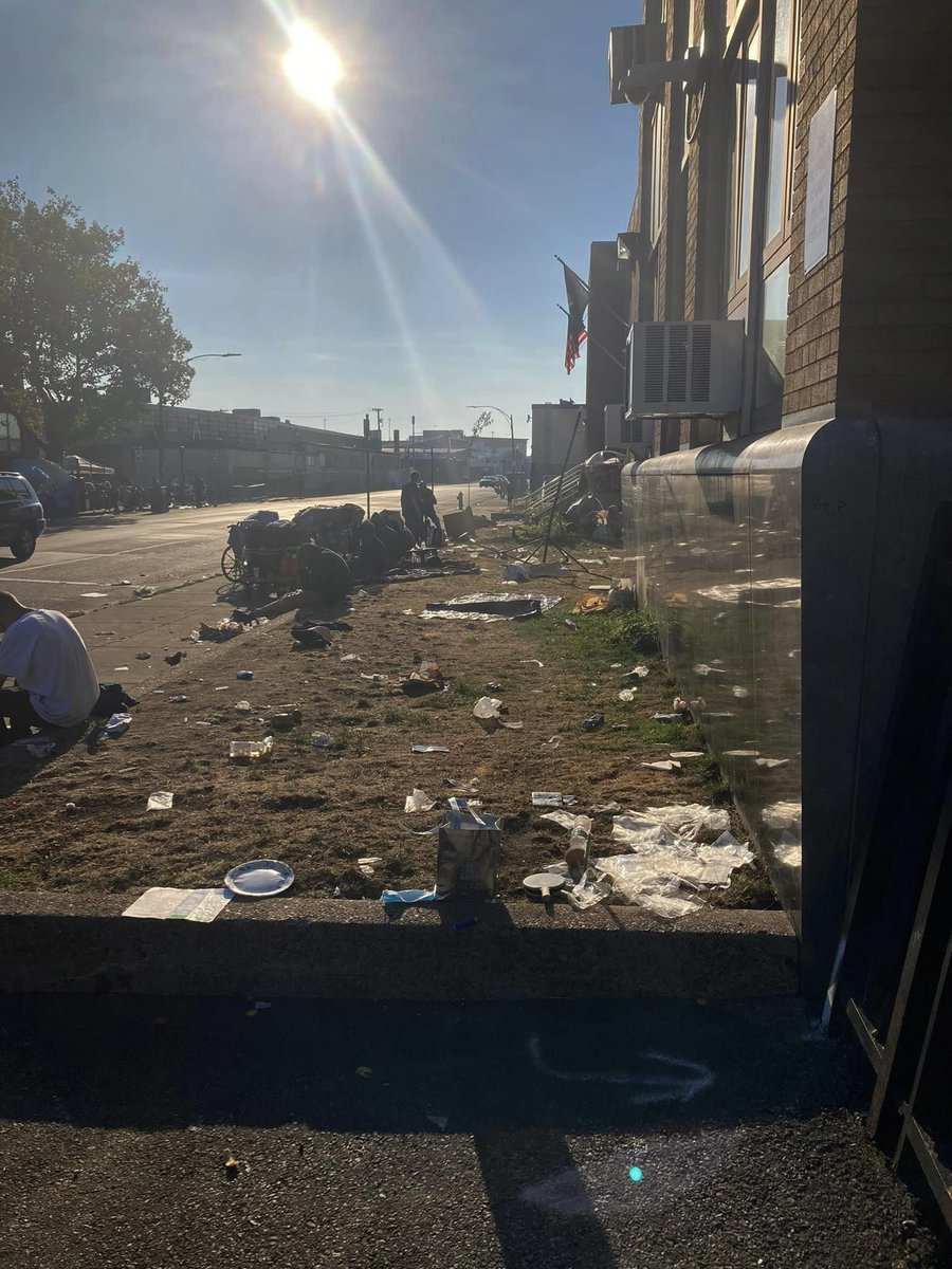 LOCAL_718's tweet photo. Conditions outside the Boston Fire Dept. Headquarters Building on Southampton St. Trash, needles, and human waste greet those working at and visiting HQ.
“Boston Firefighters deserve better, as do those effected by the unabated opioid crisis plaguing our city.”
L718 President https://t.co/OX2nIutaLF