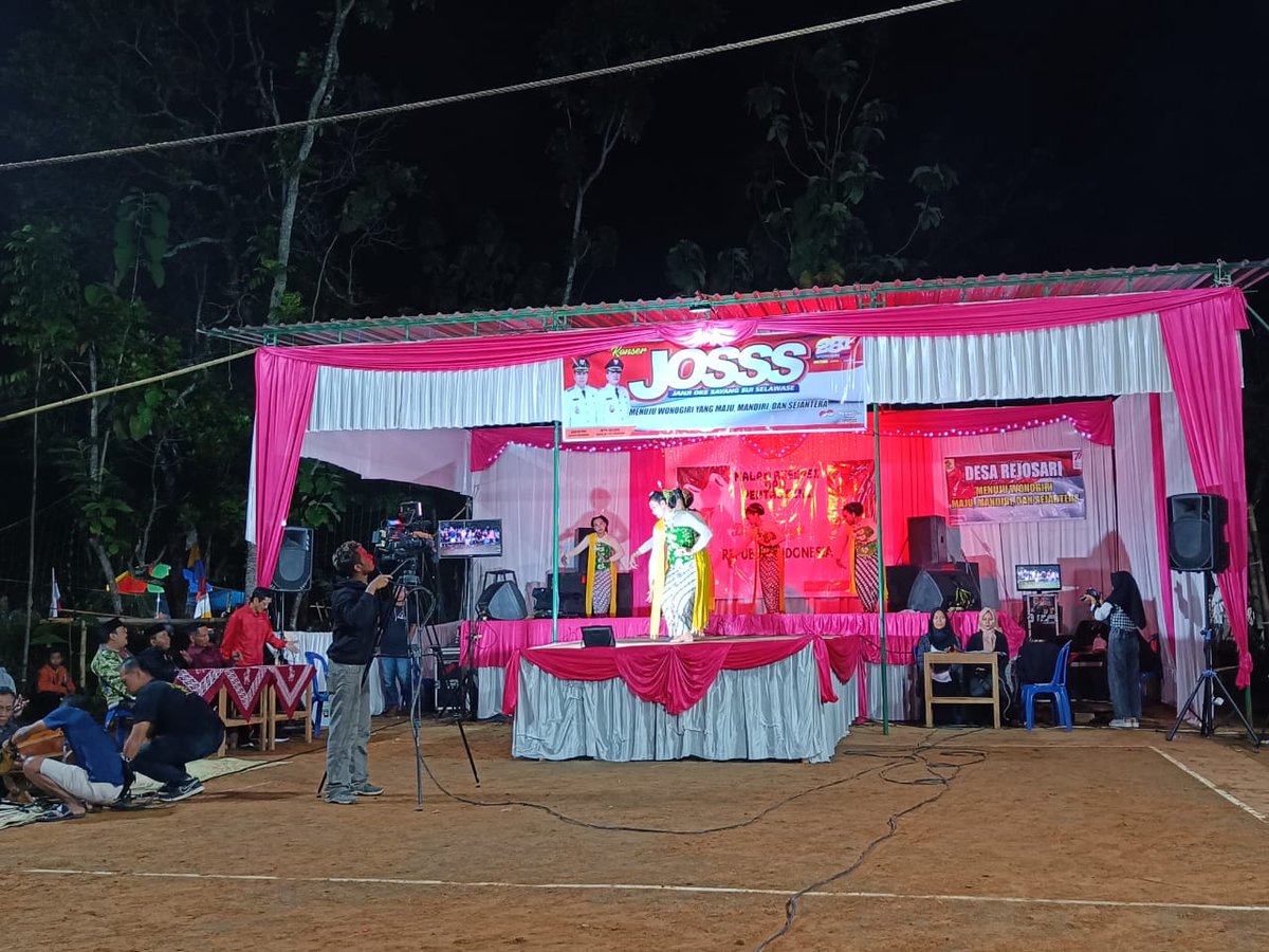 DesaRejosari's tweet photo. Malam resepsi dan pentas seni Désa Rejosari dalam rangka HUT RI KE 77 https://t.co/xbTLYhwf1M