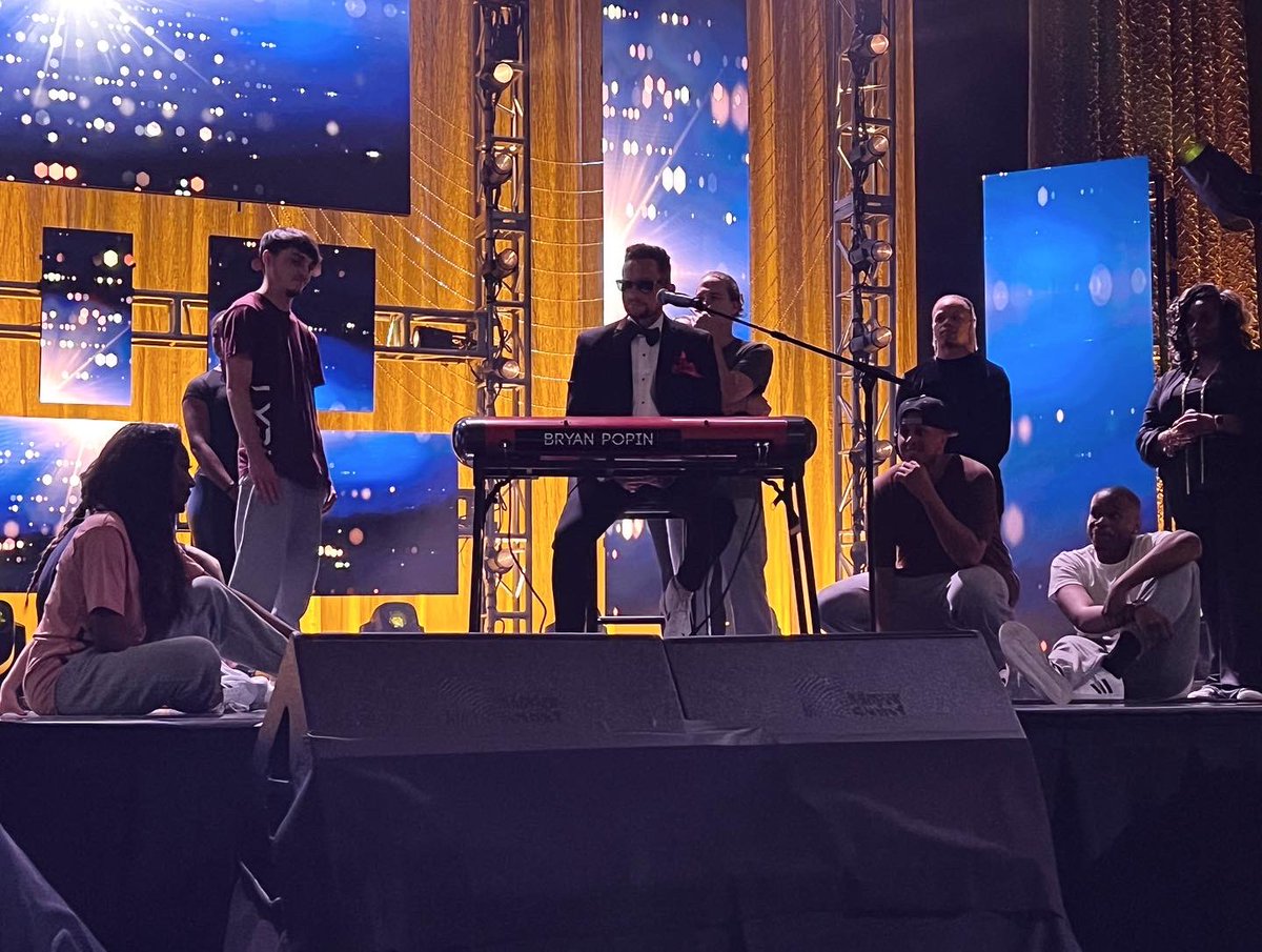 BryanPopin's tweet photo. Gotta say… I am Xcited 4 this LIVE performance right here 😩🔥 #SoGood2Me Thnx 2 my fam & the entire crew 4 eVerything! ✊🏼✊🏿
🚨COMING SOON
#GospelSuperFest 2022 https://t.co/edPBxWupyg