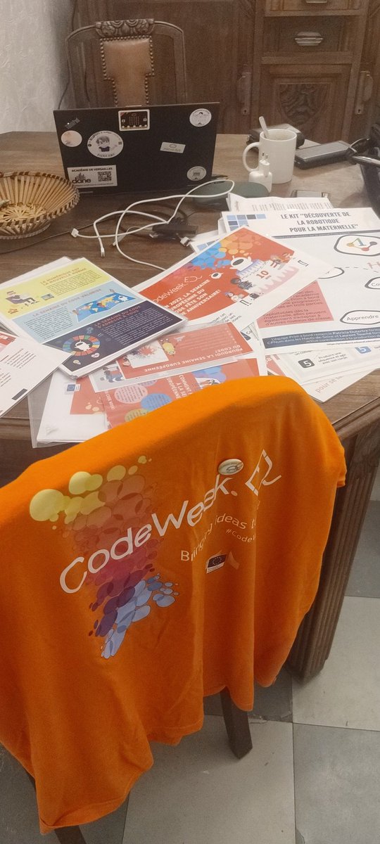 ToucheLaurent's tweet image. En route pour une deuxième participation @ludoviaORG après @ageem24 pour échanger sur la #robotiqueéducative,#s et @CodeWeekEU 

@DANEVersailles @CyrilChartr @MaLouPro @carolinepras @Codeweek_FRC @CodeWeek_FR 

@celinehidalgo @Trousseetcrayon @HalougiL 

@Easytis @ThymioII