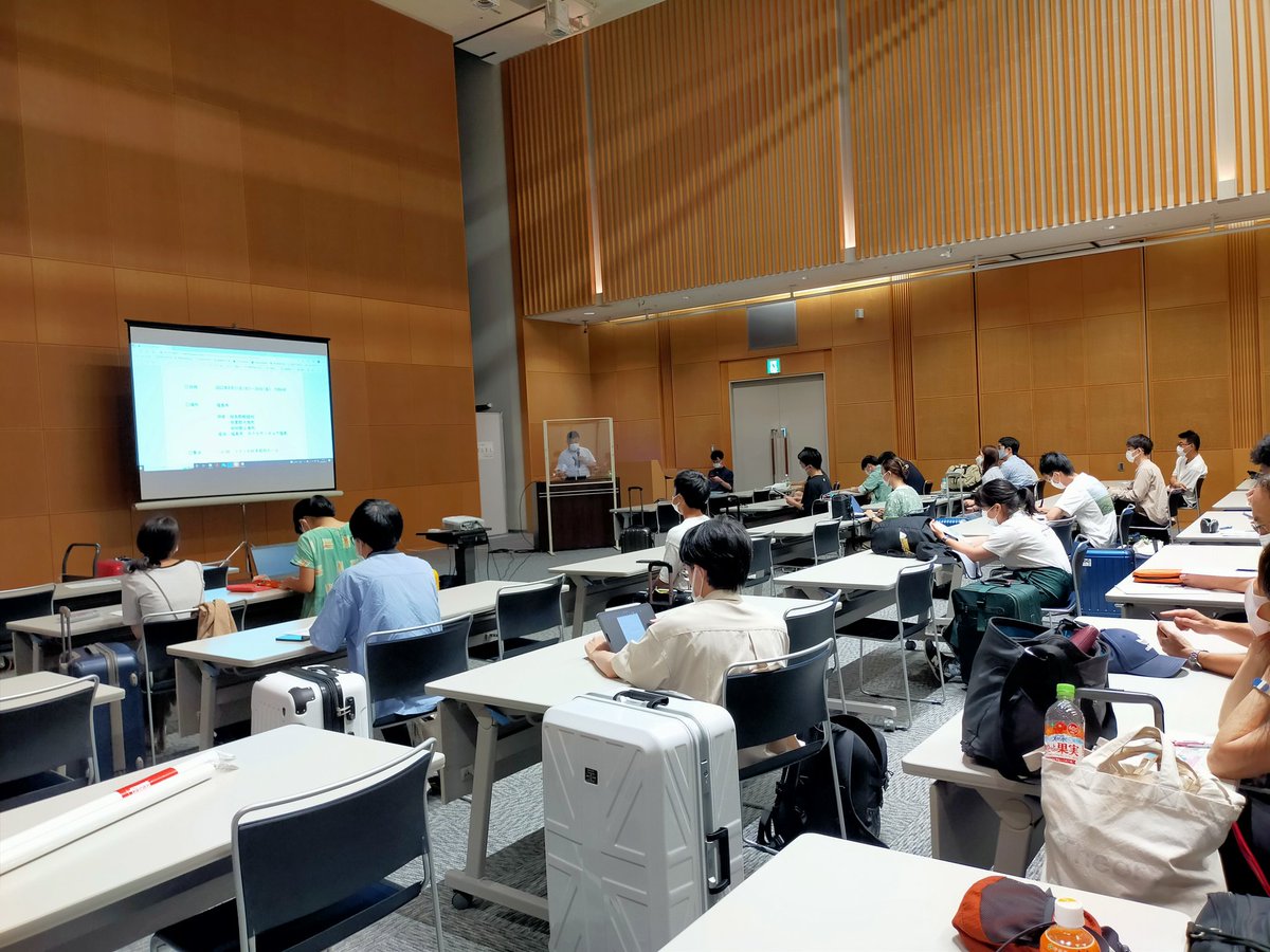 ha_madays's tweet photo. 1日目はコラッセふくしまで
・サンプリング方法などの講義
・班での議論の参考にするため「他の大学生が福島に対してどのような支援をおこなっているか」などを調べる
・サンプリングの道具の整理
などを行いました！ https://t.co/OO9xJGdAFL