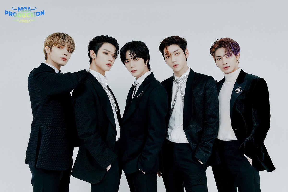 co3co_'s tweet photo. #꿈만_같은_3년_영원히_MOA
#3rdMOAnniversary

나는 너에게 평생을 함께해 줄 수 있는데 고민을 왜 해♡ https://t.co/6XuPLt7IO6