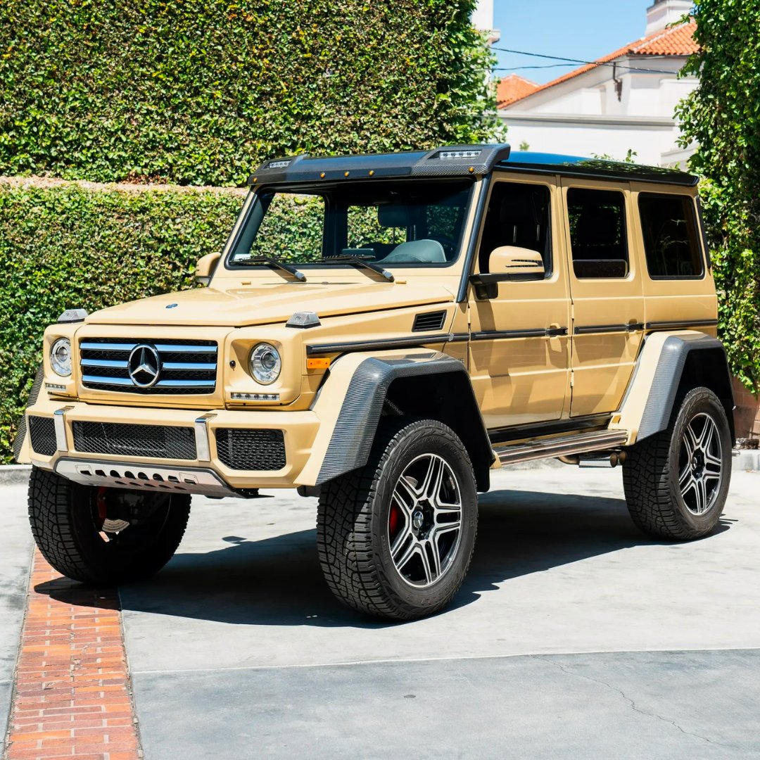 JamesEdition tweet media