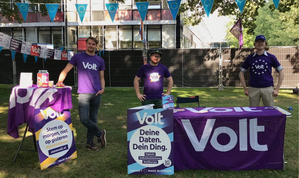 Volt_Eindhoven's tweet image. Are you attending the #introweek of the @TUeindhoven next week?

On Tuesday afternoon we will have an #infostand where we would like to explain the Volt 5+1 challenges and how you can shape the future of #eindhoven and #Europe!

See you there!