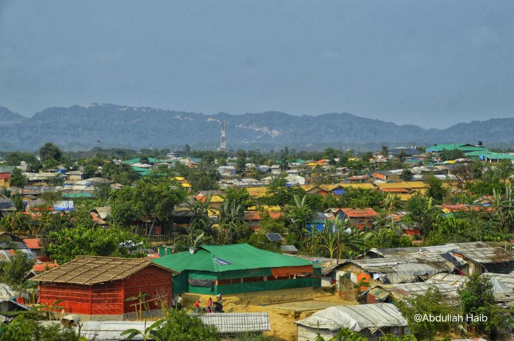 Abdulla_AH7's tweet photo. The #Rohingya camp and #mayyu hill range are in a single frame. 

It is the aerial view of the #refugee camp where 1 million Rohingya are surviving since 5 years with the hope of returning home one day with rights and ethnic name for what they had been starved for 70 years. https://t.co/0BwuV78JLm