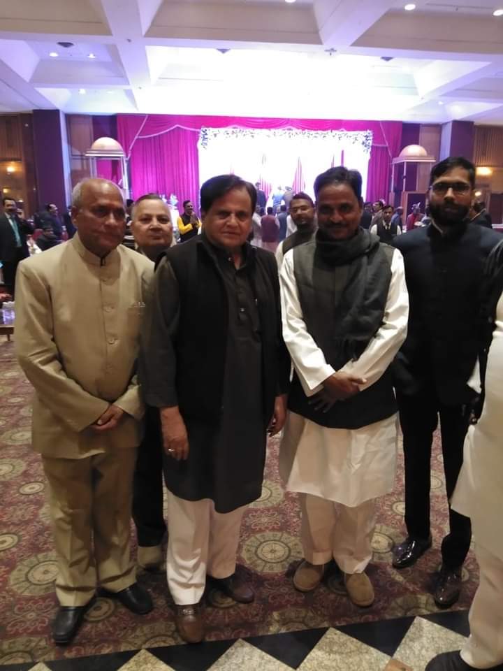 SayeedulHasan3's tweet photo. कांग्रेस के कद्दावर नेता रहे पूर्व सांसद मरहूम अहमद पटेल साहब की यौमे पैदाइश पर रायबरेली कांग्रेस की ओर से खिराजे अकीदत पेश करते हैं https://t.co/EyOztt2sLn