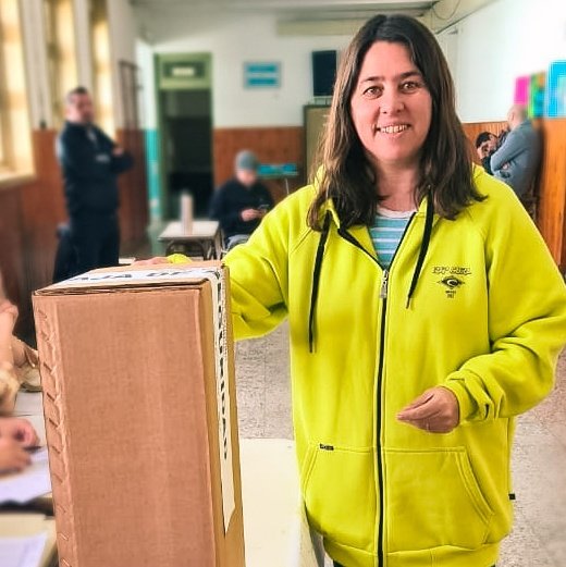 maritavillone's tweet photo. ELECCIONES PARTIDARIAS! Con alegría en mi querido Loncopué, ejerciendo mi derecho en estas elecciones partidarias del Movimiento Popular Neuquino! 
Un abrazo a todas las y los compañeros de la provincia que integran listas la jornada de hoy!
#MPN #Democracia #21A https://t.co/dEveTlEG3D