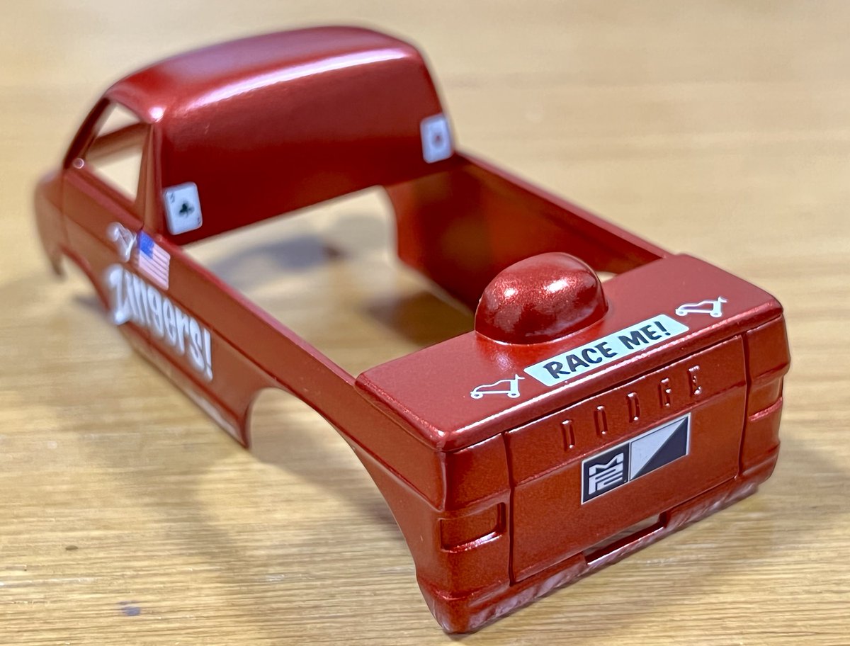 ogu512bb's tweet photo. #LittleRedZinger
#mpckits
 
 デカール貼りましょ。

キット付属のやつだけではちとさびしいので、手持ちの使いさしデカールから使えそうなのを適当に♪

 #アメリカンカープラモ https://t.co/ciLtkcybwi