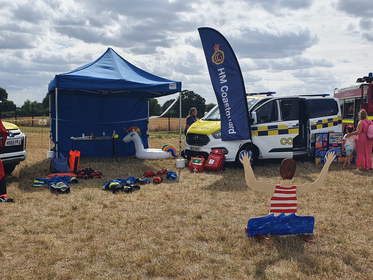 How about some throw lines with <a href="/HmcoastguardL/">HMCoastguard_Lowestoft</a> ?