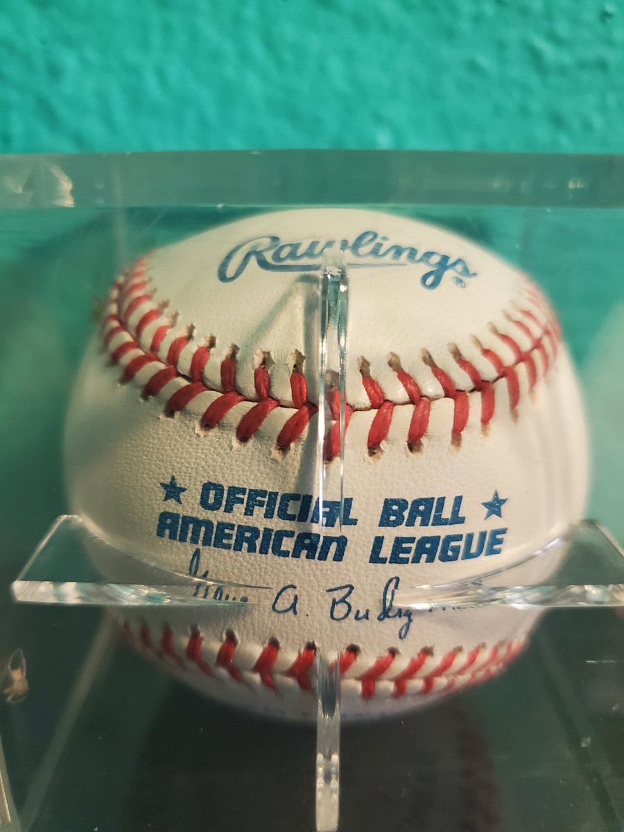 TheProwlingCat's tweet photo. Got a fun one for this Sunday. Picked up this baseball at a garage sale on Friday for $1. I figured the ball cube itself was worth the $1. Any ideas on the auto? They had no clue, and thought maybe I knew 
@SBergerBOSTON @MyPenIsHugeTTM @oriolesrise https://t.co/Wr8yDyd9sH