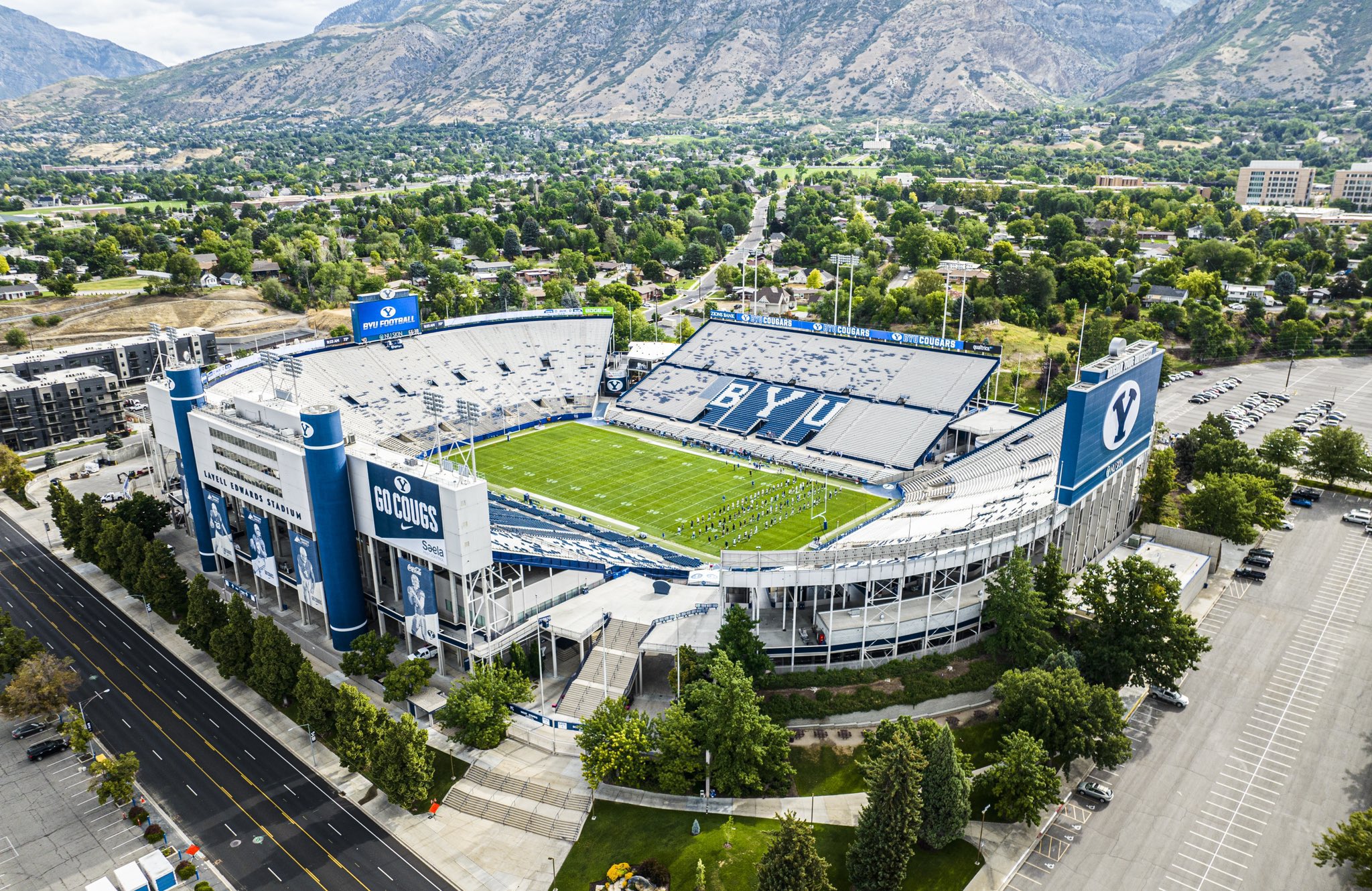Happy birthday to former quarterback great John Beck! Go Cougars! 