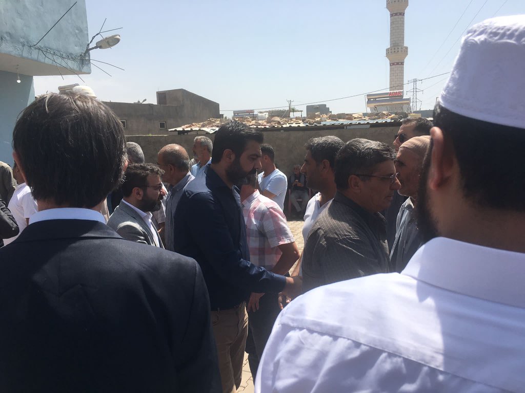 AvEkremOlgac's tweet photo. İçişleri Bakanımız Sn.@suleymansoylu ve Bölge il Başkanlarımız ile birlikte,Mardin Derik’te yaşanan elîm trafik kazasında hayatını kaybeden vatandaşlarımızın tamamını ziyaret edip,acılarını paylaştık.hayatını kaybeden vatandaşlarımıza Allah’tan rahmet,yakınlarına sabır diliyorum. https://t.co/RqlRypHmR0