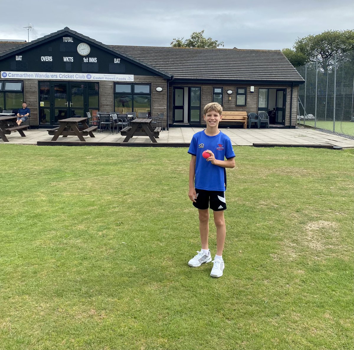 team_jenkins7's tweet photo. So, it turns out that Jude can bowl 59mph which is enough to get asked back for another go. Not bad after smashing out an 800m win @AcNeath first. I knew there was a reason I donโt like facing him in the nets these days. ๐ Big thanks to all involved as ever. #findinglightning https://t.co/cVUOhkaQlo