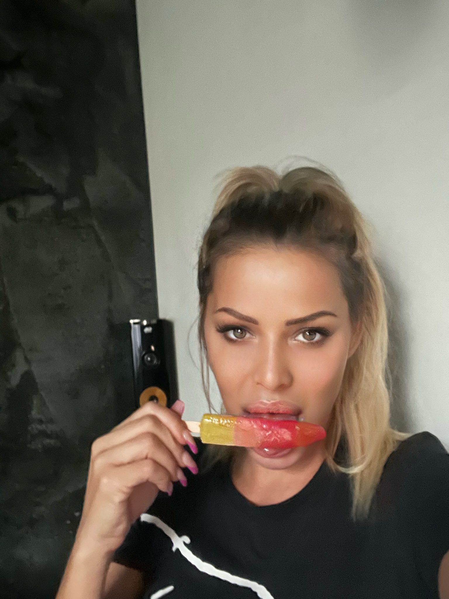 Vicki Vale on Twitter "Nyami 👅🫦😘 https //t.co/dvAPWt0265" / Twitter