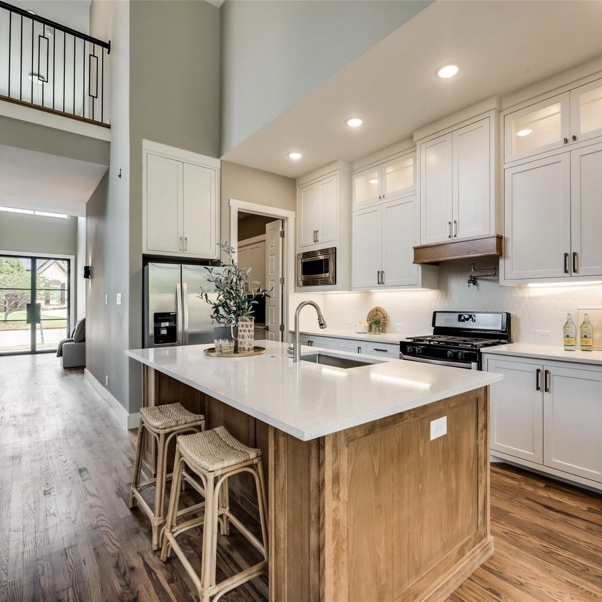 Sunday Funday in Desoto, Texas!

Luxury Modern Farmhouse in Desoto, Texas 🤩