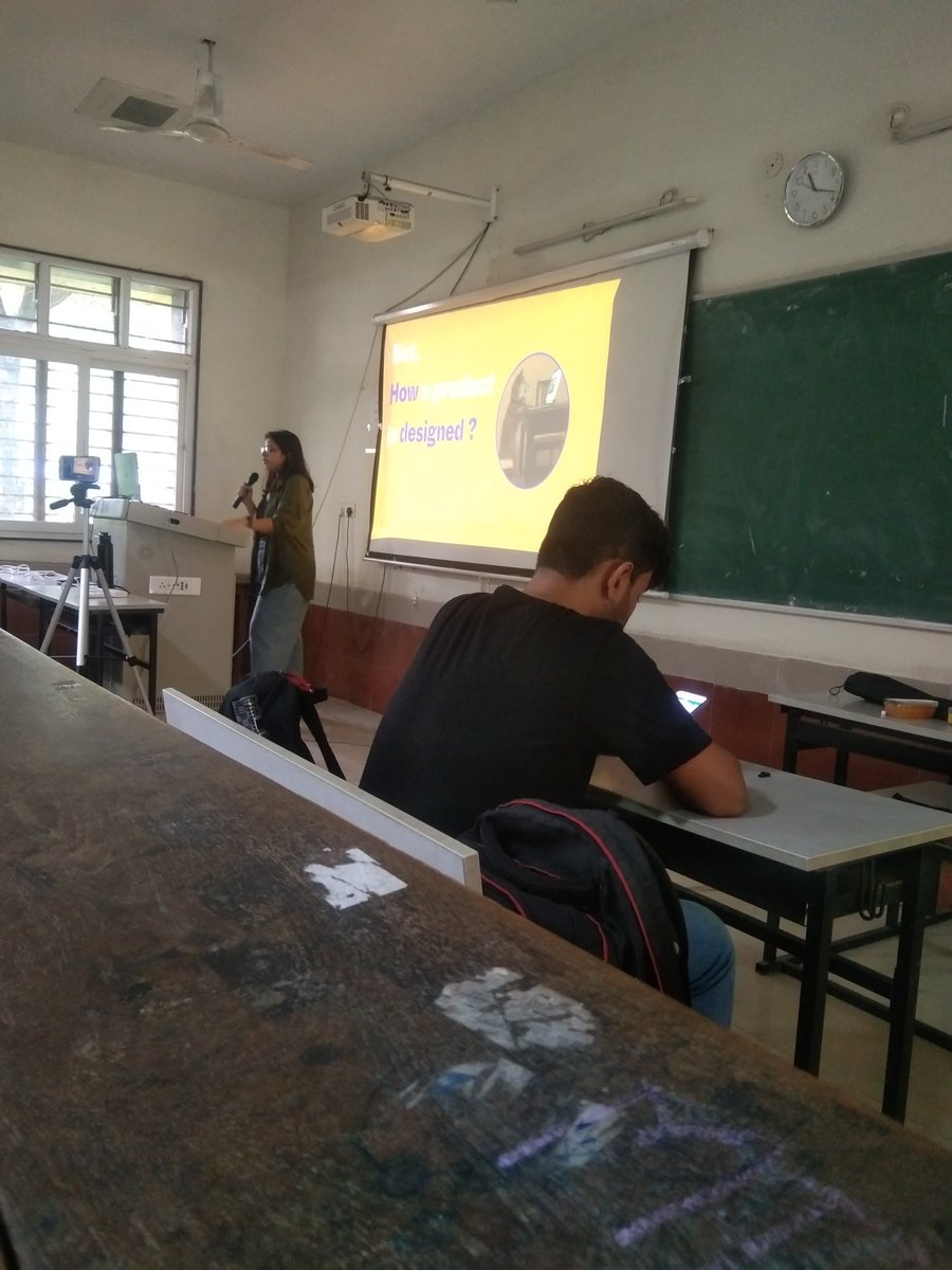 Prishu1372's tweet photo. Attended figma x Lottie event at Raipur. Amazing session by @twtvaibhav sir about motion animation..@fof_raipur https://t.co/KPlqTyERtp