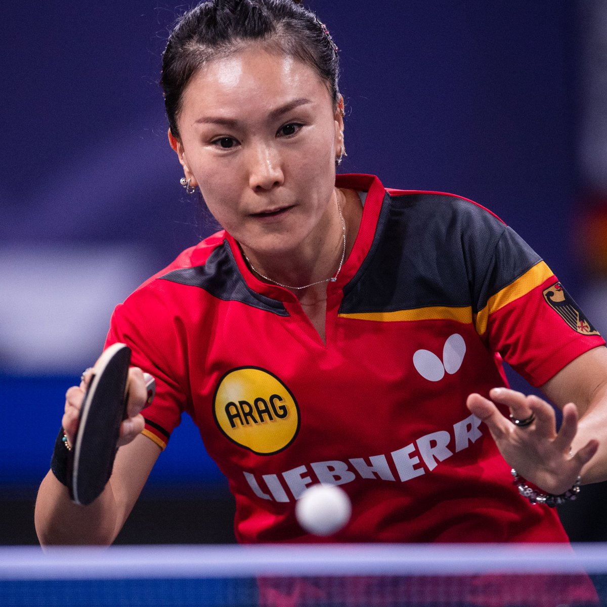 🥇🏓 #EUROPAMEISTER!! 

🖤❤️💛 #DangQiu gewinnt das #FINALE mit 3:1 und gewinnt #GOLD bei den European Championships! 💪

🥈 ä#NinaMittelham holt #SILBER 

🥉🥉 #SabineWinter und #XiaonaShan holen jeweils #BRONZE 👏👏

#TeamD #WirfuerD #Tischtennis #Munich2022 #EC2022