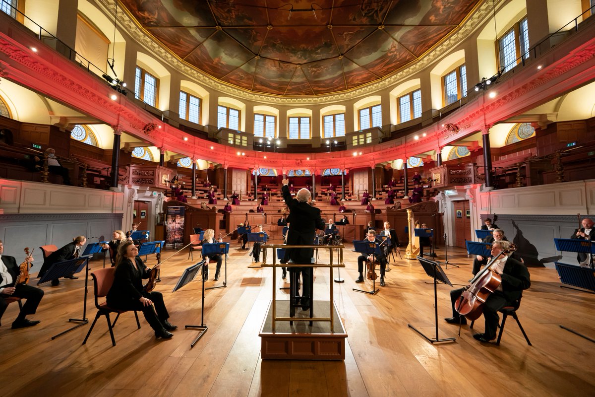 Booking opens today for this year's Christmas concert in Oxford with @OxfordPhil and @MertonCollChoir. johnrutter.com/all-events/chr…