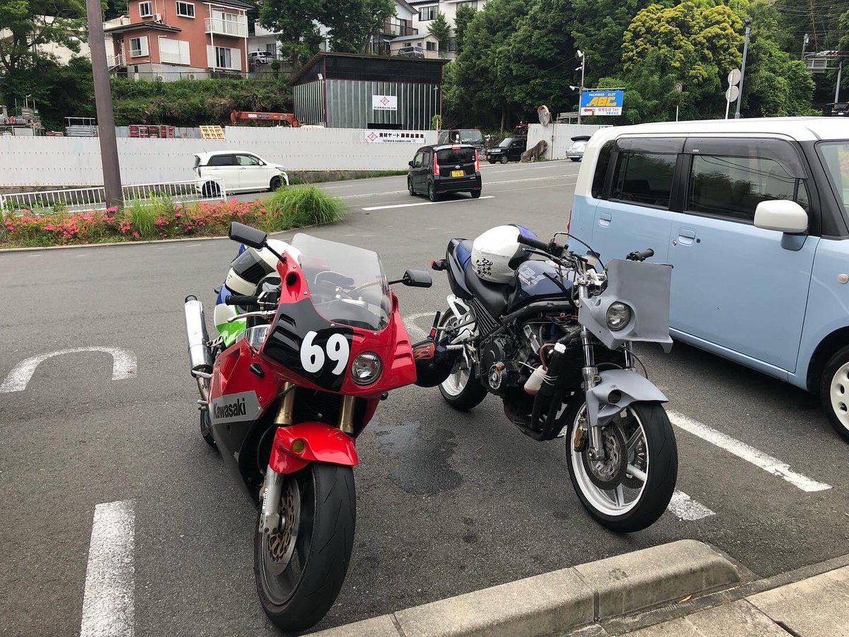 ZXR4006's tweet photo. 固定用
ZXRとEP82どちらも平成初期2台体制で。スターレット乗りの方宜しくお願い致します。バイクの方もこれからもお願いします🤲 https://t.co/Z8qpzEsmJH