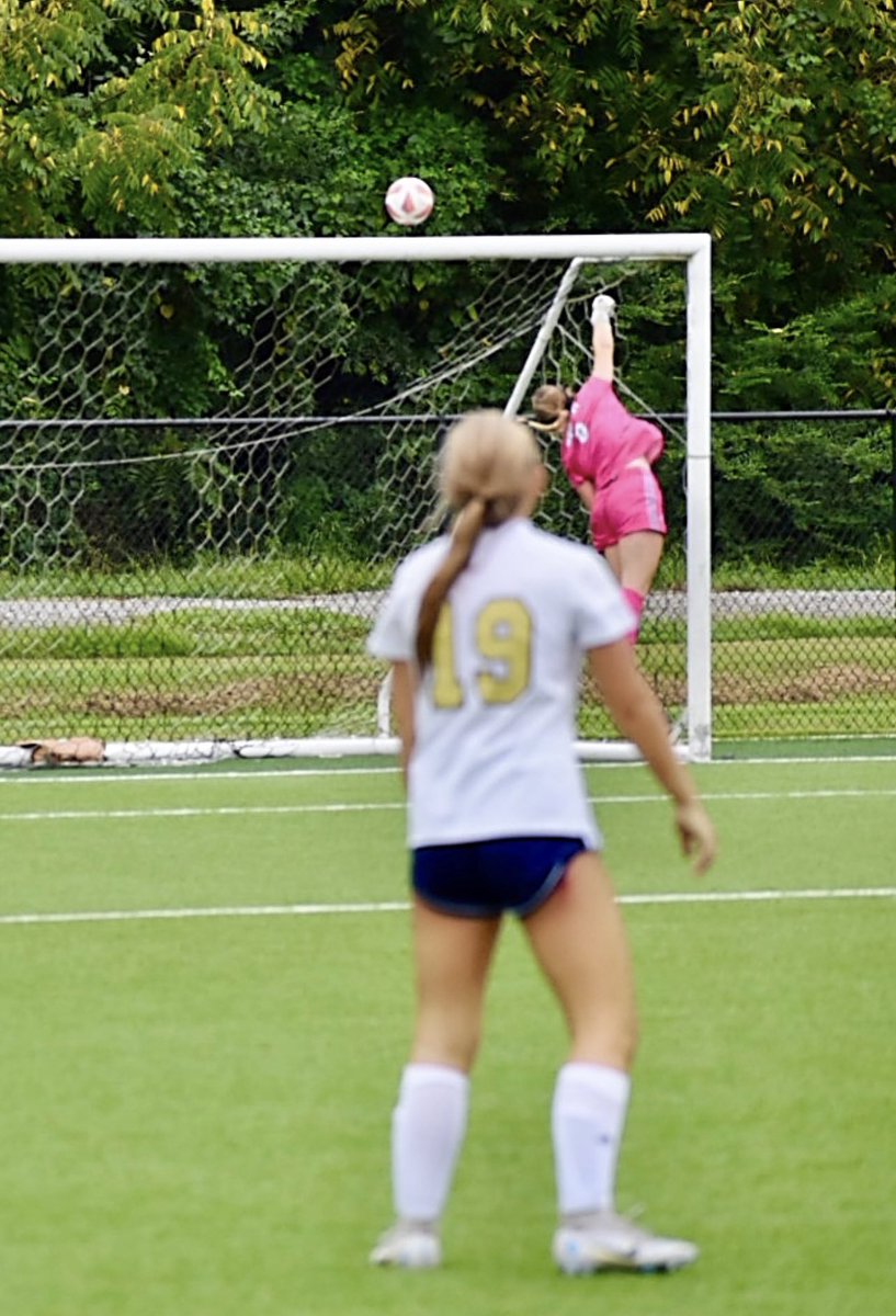 It’s an early morning at the “Meet Me in the Middle” Classic. AHS held strong as a scoreless first half and an amazing save by @thehannahhayden. However, in the remaining few mins of the first half, Independence HS scores 0-1. Second half to come!
<a href="/SoccerAHS/">AssumptionSoccer</a>  <a href="/AHSRockets/">Assumption</a>