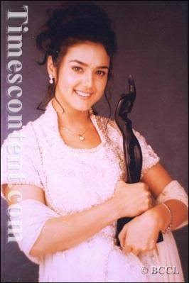 PreityZintaPeru's tweet photo. The best actress for the movie #DilSe #24YearsOfPreityZinta #PreityZinta @realpreityzinta 😍 https://t.co/QmoICz6uzn