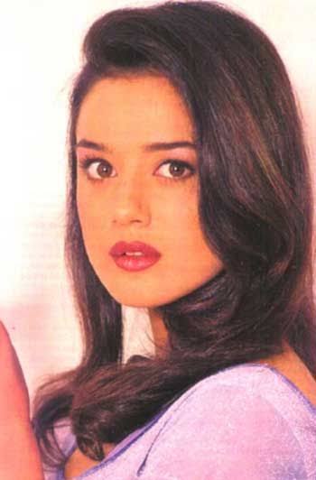PreityZintaPeru's tweet photo. #24YearsOfPreityZinta 😍 #PreityZinta @realpreityzinta https://t.co/J9r8MVbj07