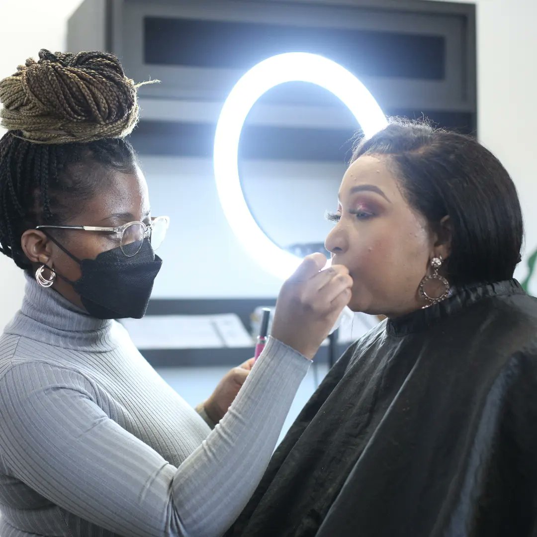 ONEGospel's tweet photo. Tune in at 20:30 on @DStv channel 331. 📺

#1GWWP #onegospel #engagingtv #forwomenbywomen #WomensMonth #womenentrepreneurs https://t.co/0cVSDiSIex