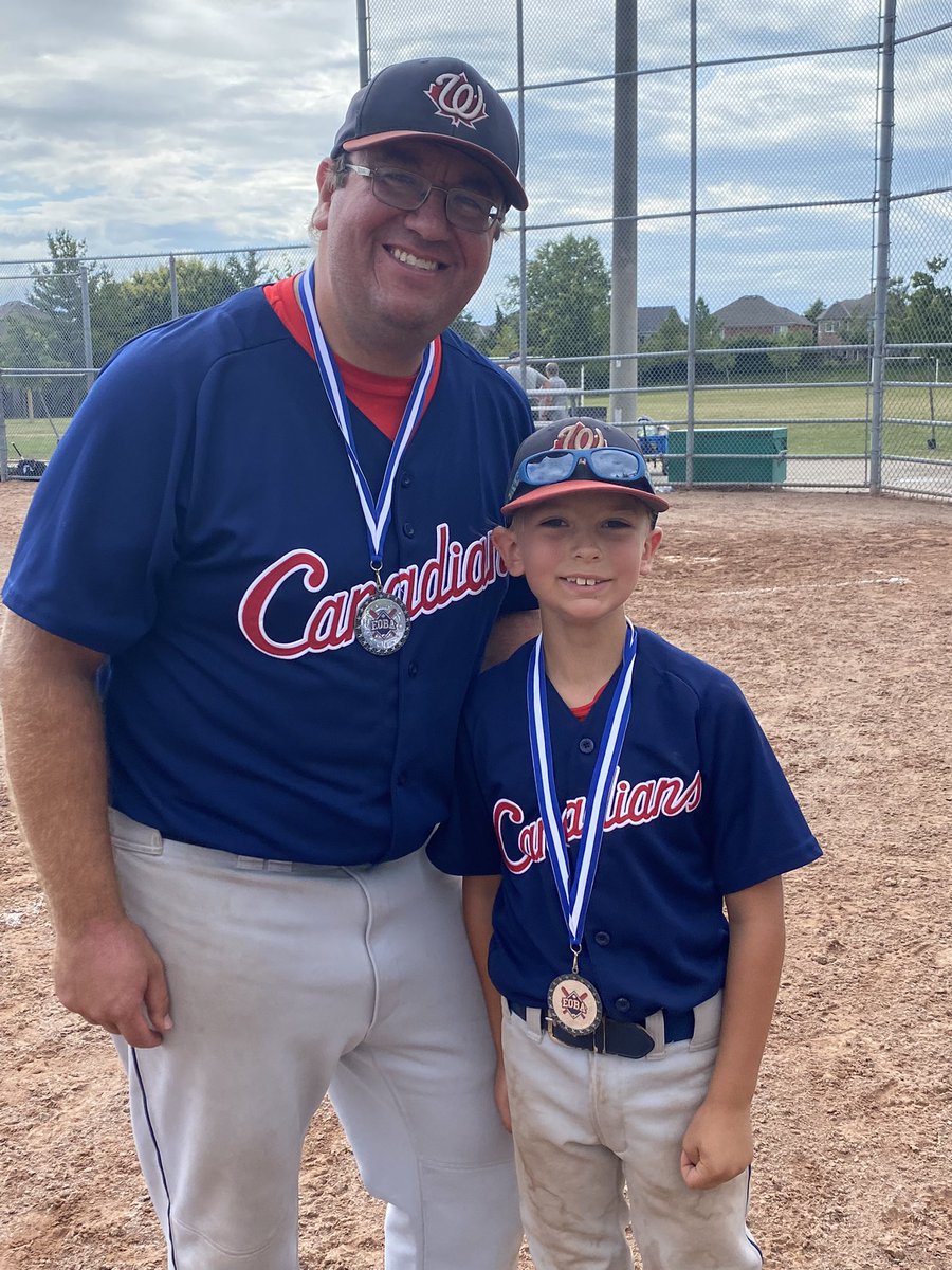 Mel Runhart tweet media