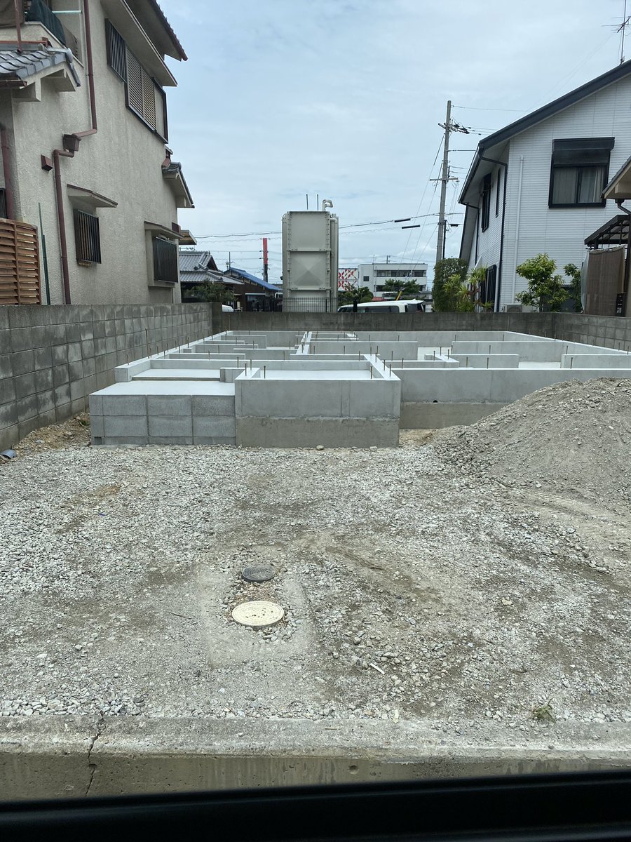 fmy01234's tweet photo. マイホームいよいよ来週上棟や
フローリングとかドアの色合いとか悩みすぎて心配なってきたけど、楽しみに待つしかないなぁ。 https://t.co/WePZpElzBm