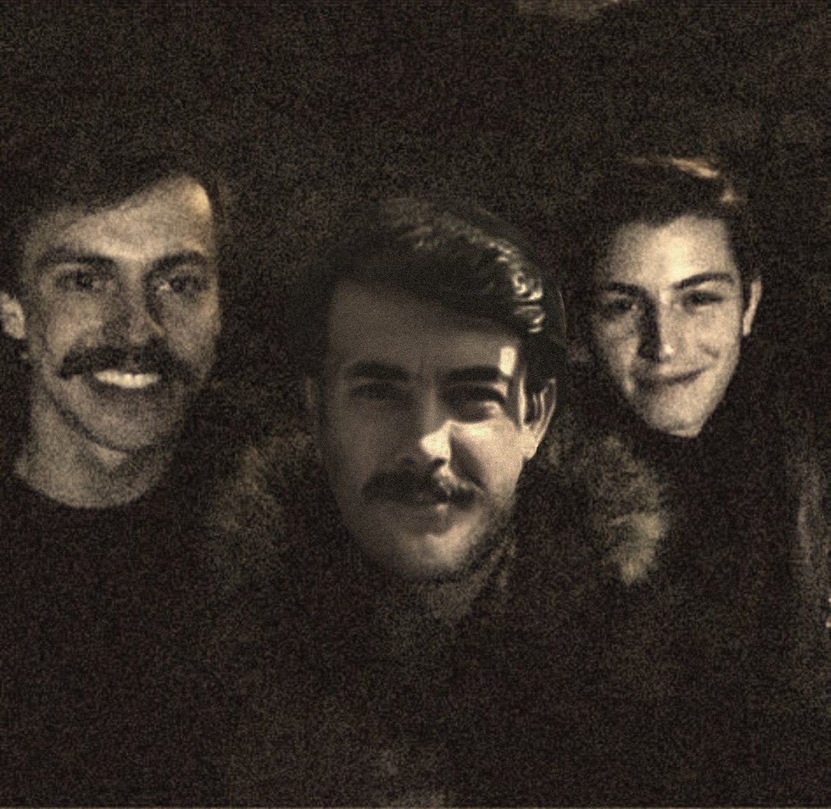 chamaemilla_'s tweet photo. Ben deli gibi NUT okumayı özledim. BerSu, AyAs, FerSin okumayı özledim. Tahsin, Asım, Suat üçlüsünü okumayı özledim. Gezegen hanım nerelerdesiniz hüğğğğ 😭😭😭 

#NereyeUçarTurnalar #BerSu https://t.co/s7G7MqXyCk