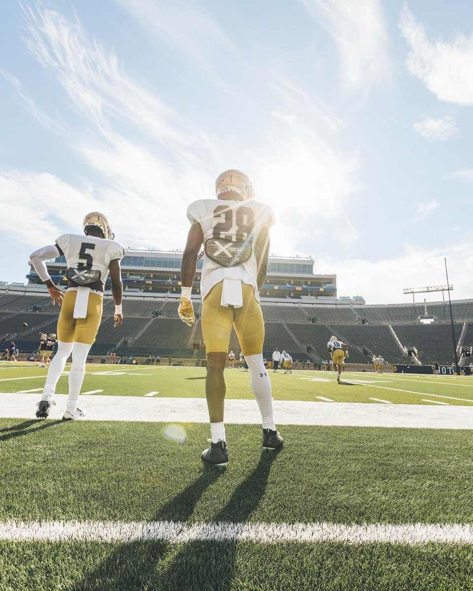 NDFootball's tweet photo. almost time

#GoIrish https://t.co/J6gqibvlQ1
